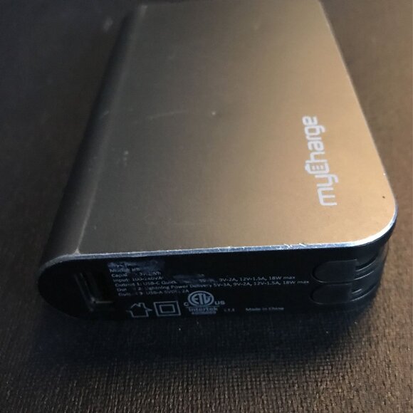 Other - myCharge - HUB Turbo 6700 mAh Portable Charger for Most Mobile Devices - Gray